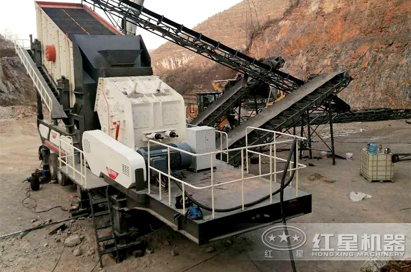 移動(dòng)反擊破碎機(jī)安裝現(xiàn)場(chǎng) 移動(dòng)反擊破碎機(jī)安裝現(xiàn)場(chǎng)