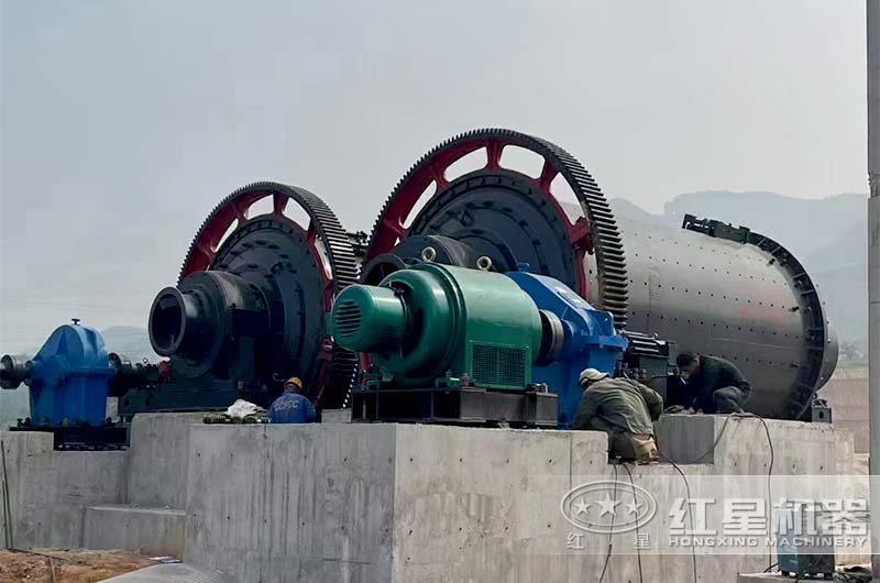 2.1x3米球磨機安裝現(xiàn)場 2.1x3米球磨機安裝現(xiàn)場