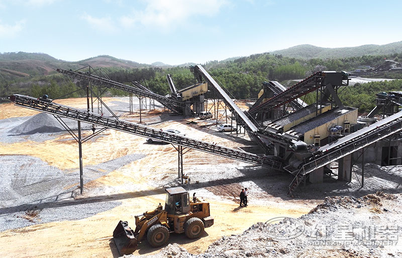 碎石機器生產12、13石子現場